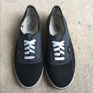 Classic Vans Sneakers
